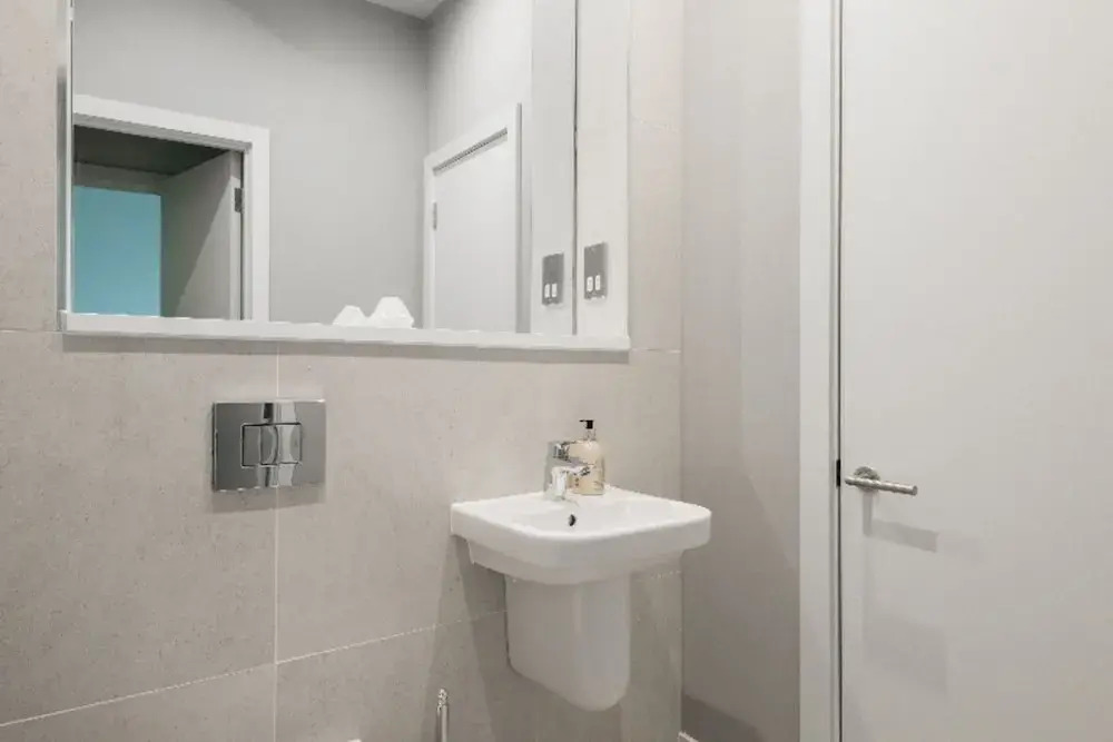 The Roof Gardens - Modern 3bdr Next to Sport Fields