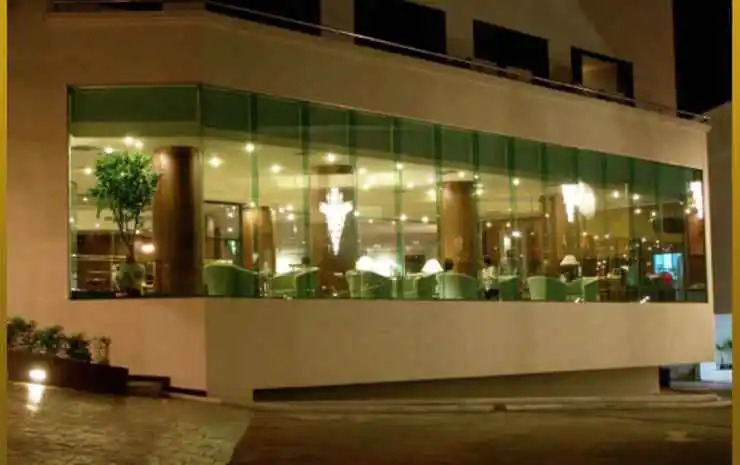 Sri U-Thong Grand Hotel