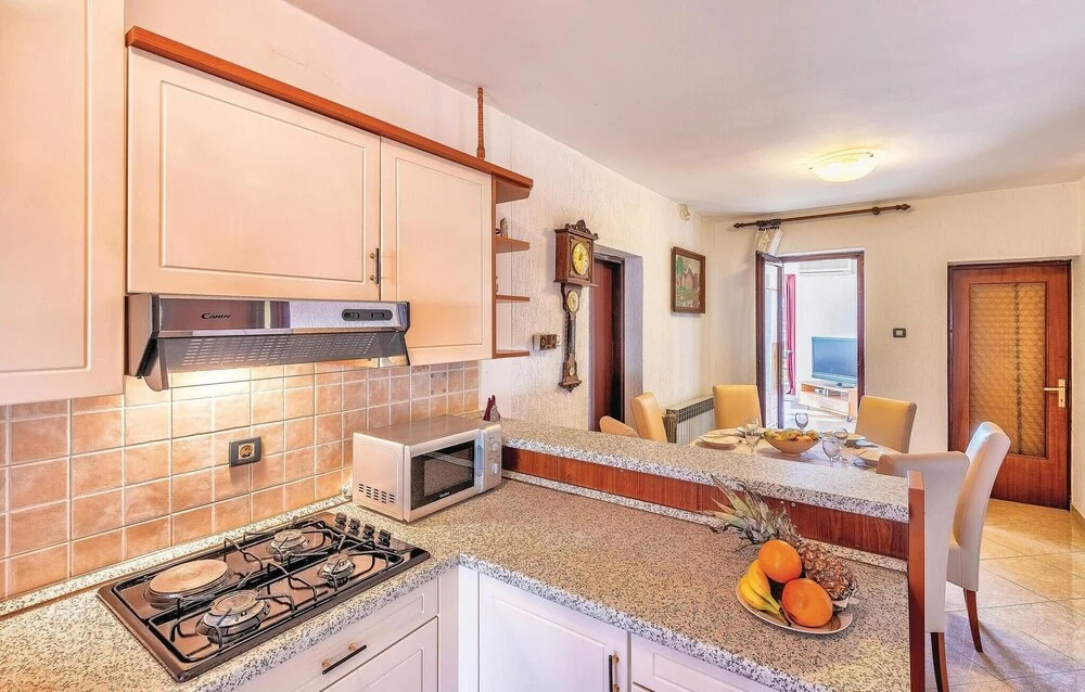 Stunning Home in Pula With Wifi and 4 Bedrooms