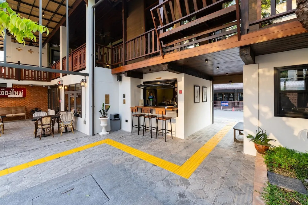 Shamrock Chiangmai Hotel-Adult Only