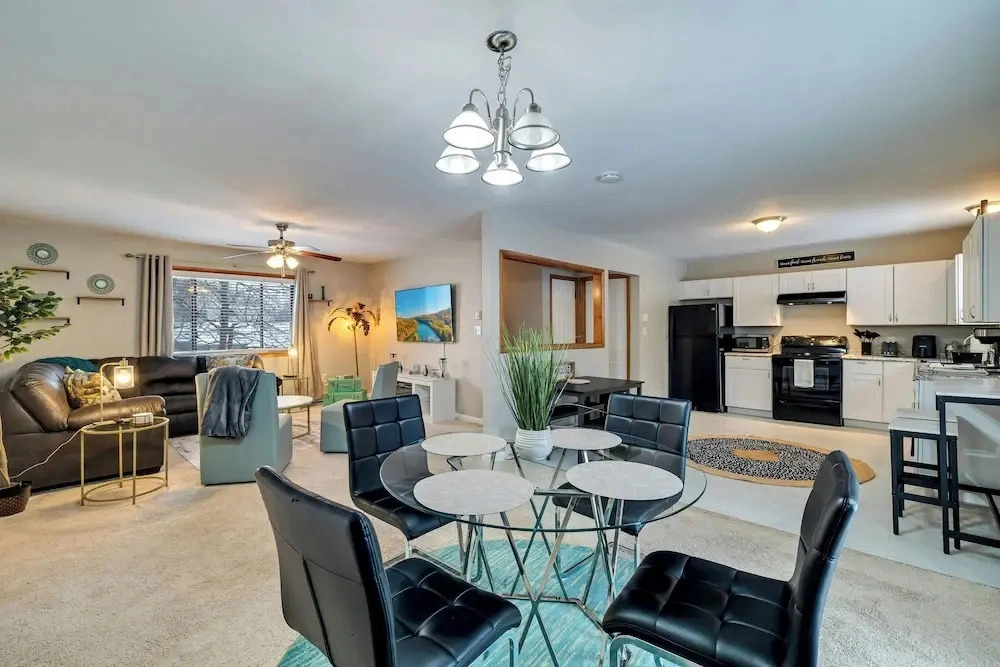 Pool Access! All-season Family Home in Poconos