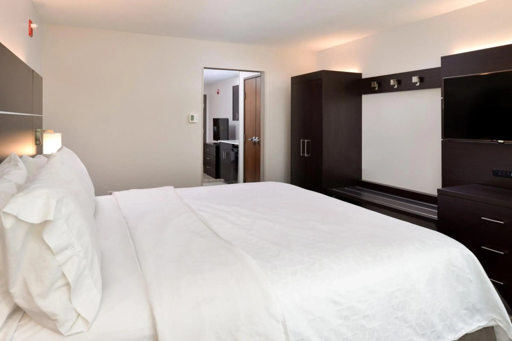 Holiday Inn Express & Suites Pueblo by IHG