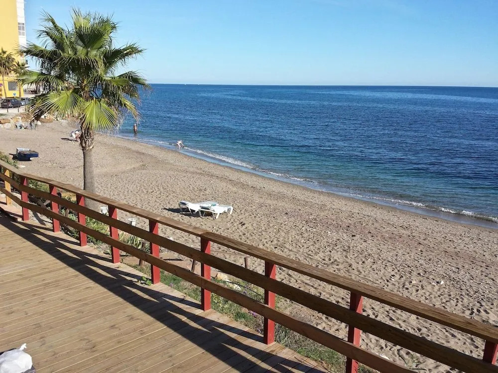 Mi Capricho Luxury Apartament by the Sea