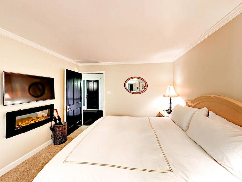 Studio Condo Near Trails #SILV267C