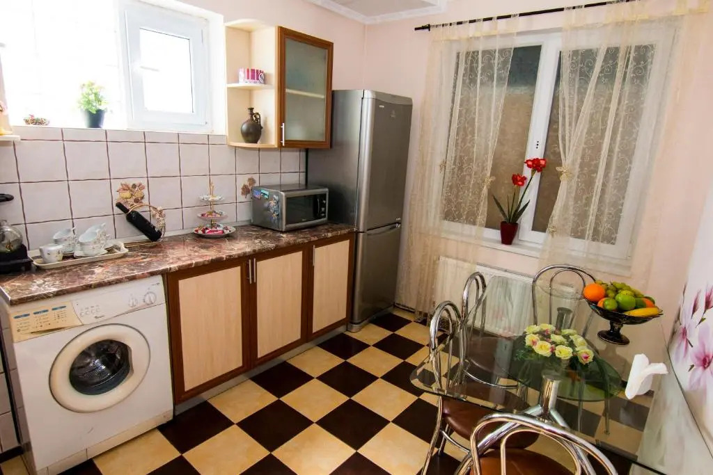 High-end 3BR Apartment - Private Garden, Terrace & BBQ