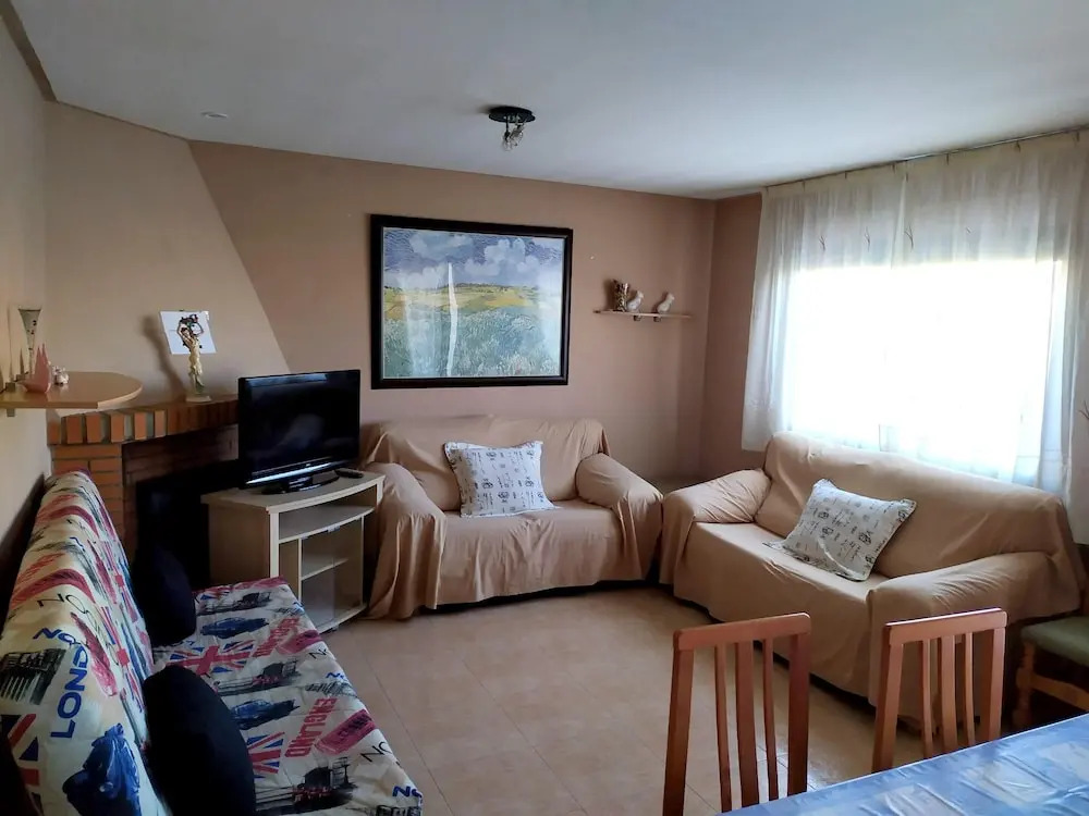Chalet With 4 Bedrooms in Burgohondo, With Wonderful Mountain View and Enclosed Garden