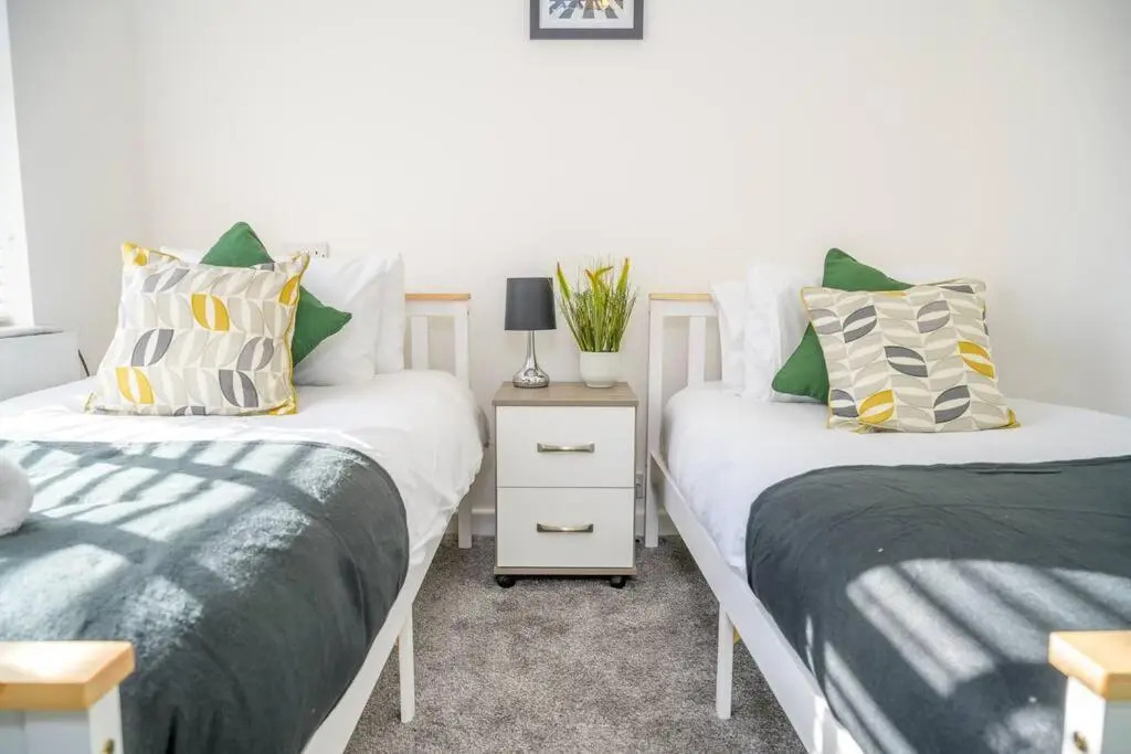 Large 7 bedroom town house in Chester City Centre