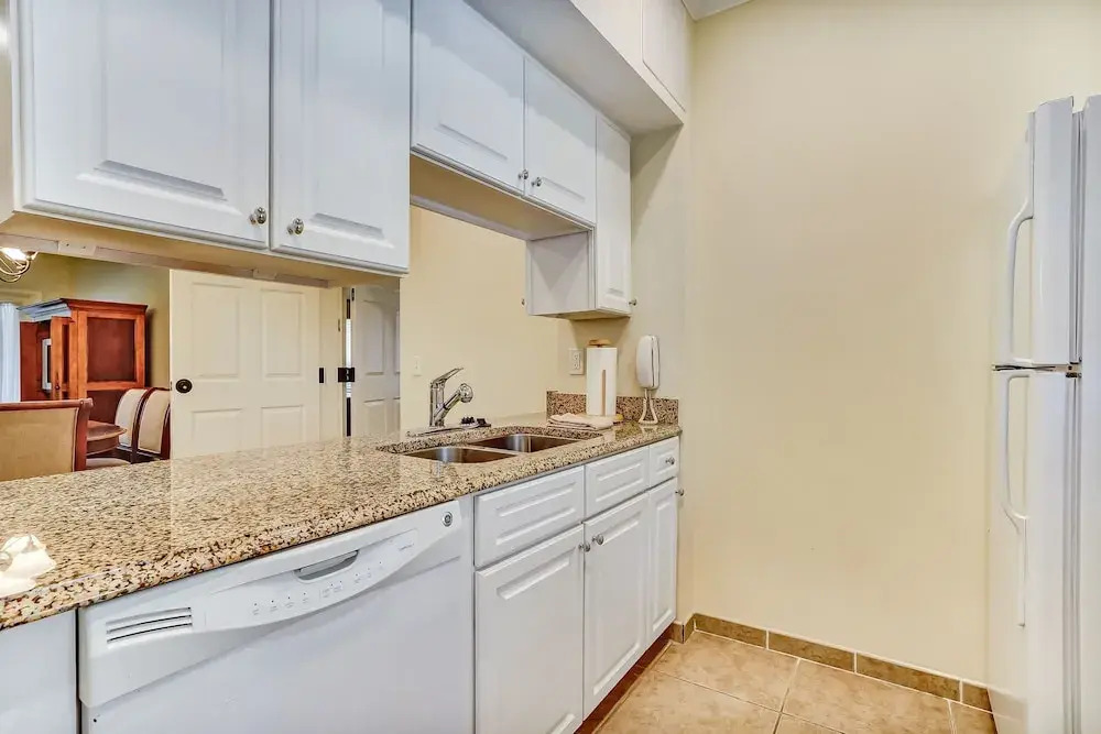 Dog-Friendly Home in the Tennis Villas w/Free WiFi, Shared Pool, Central AC
