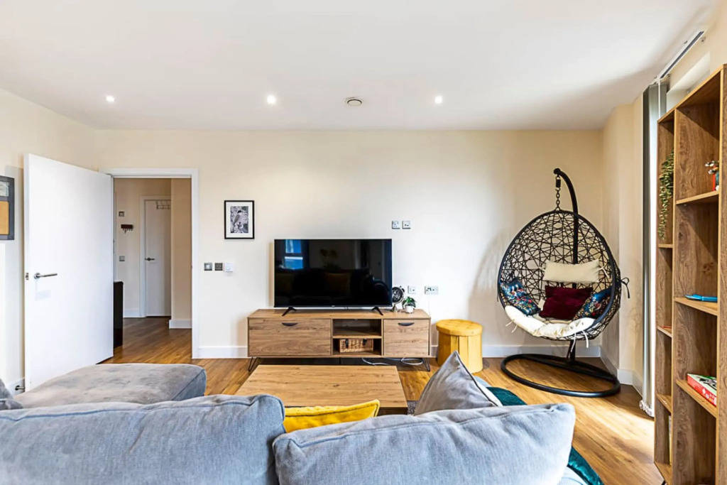 Vibrant London Canal Apartment