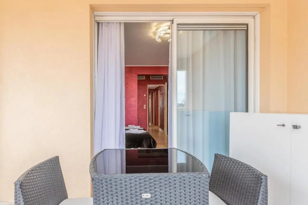 Palais Josephine Cosy studio with free parking
