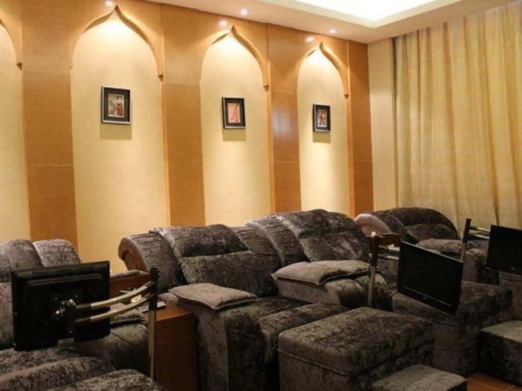 Teenly Garden International Hotel