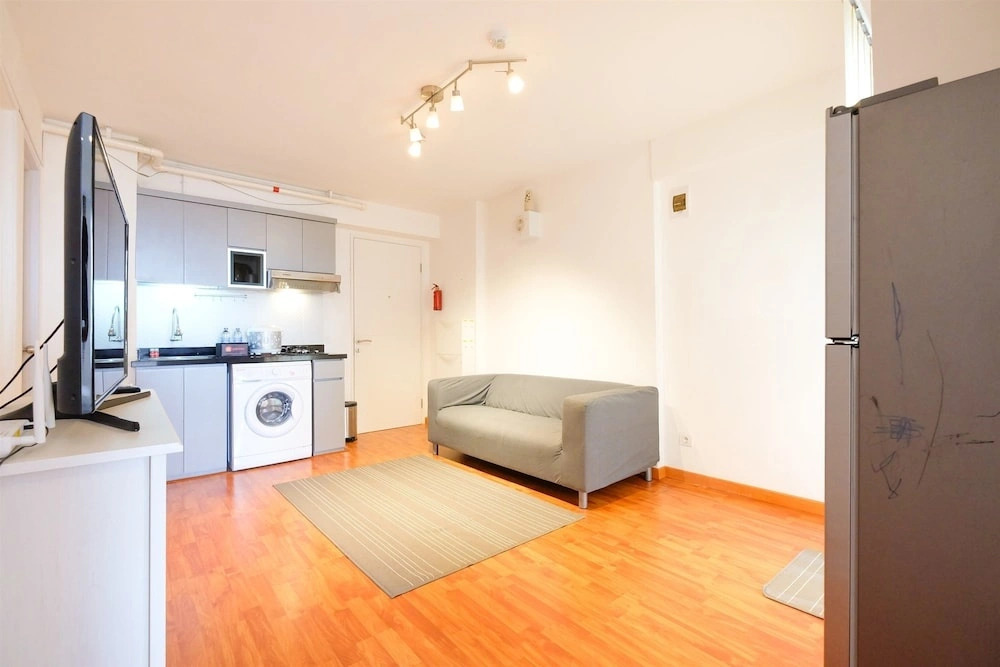 Spacious Bassura City Apartment