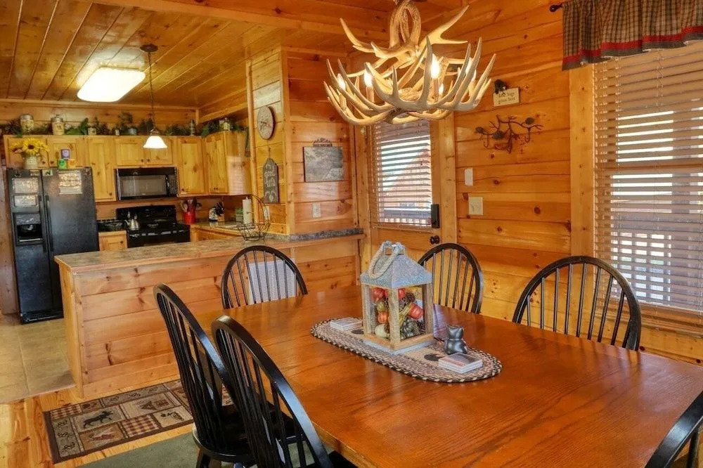 A Stone's Throw 2 Bedroom Cabin by RedAwning