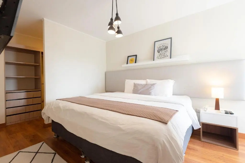 Trendy Host Canvas, Miraflores