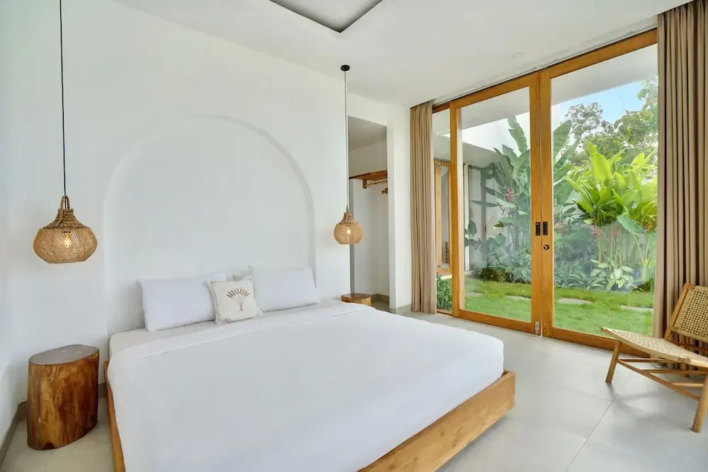 Tropical Modern Villa Amaya by OriVista