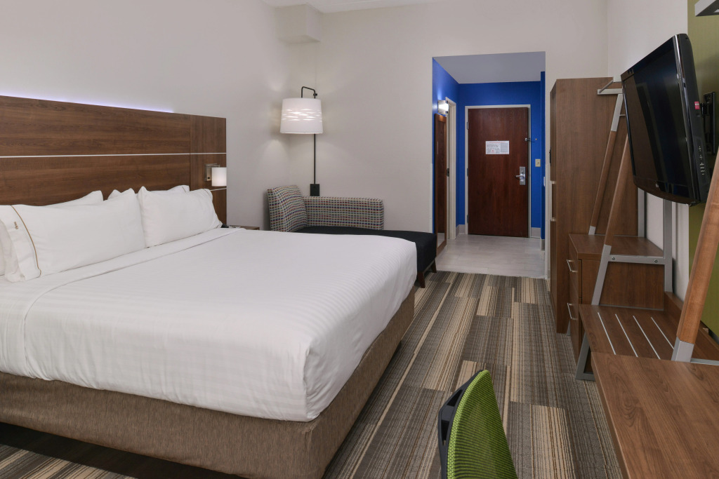 Holiday Inn Express & Suites Raleigh NE - Medical Ctr Area by IHG