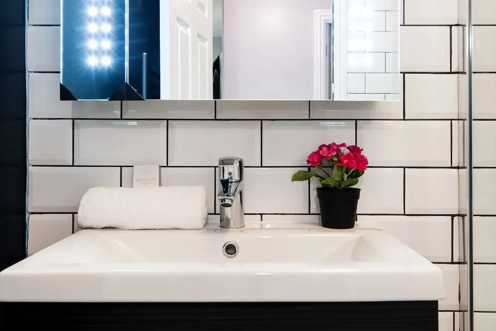 Scenic Shepherds Bush Home by Westfield London