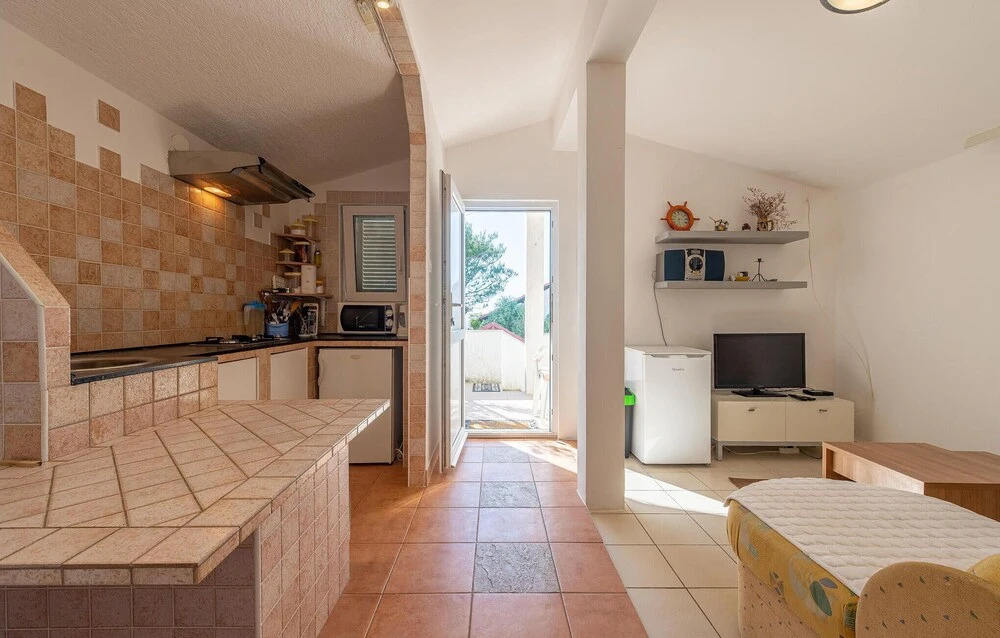 Nice Apartment in Vir With 1 Bedrooms and Wifi