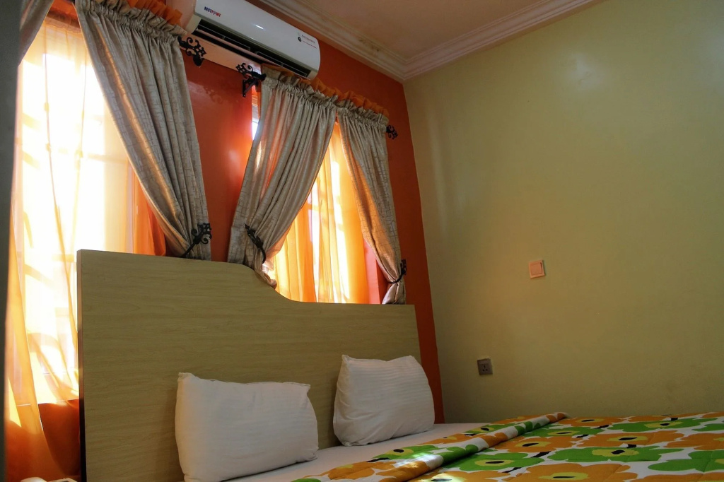 Osajamen Hotel