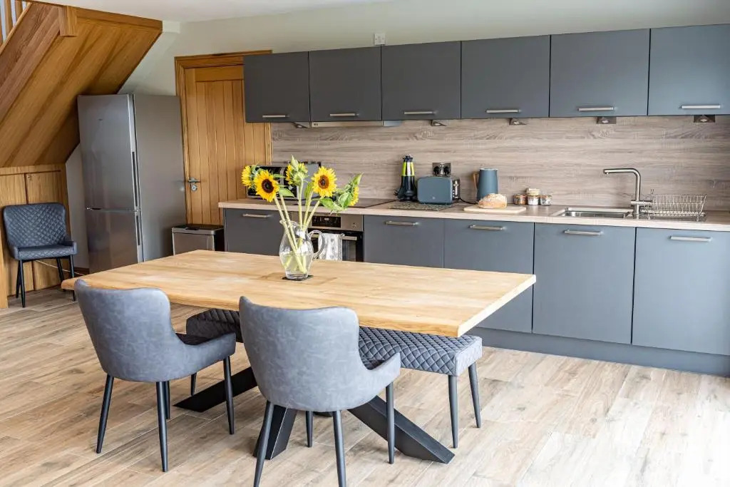 The Annexe, Luxury Property with Hot Tub at Pitilie Pods
