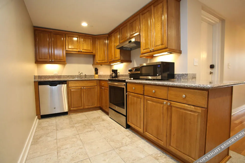 Hosteeva French Quarter Luxury Condo