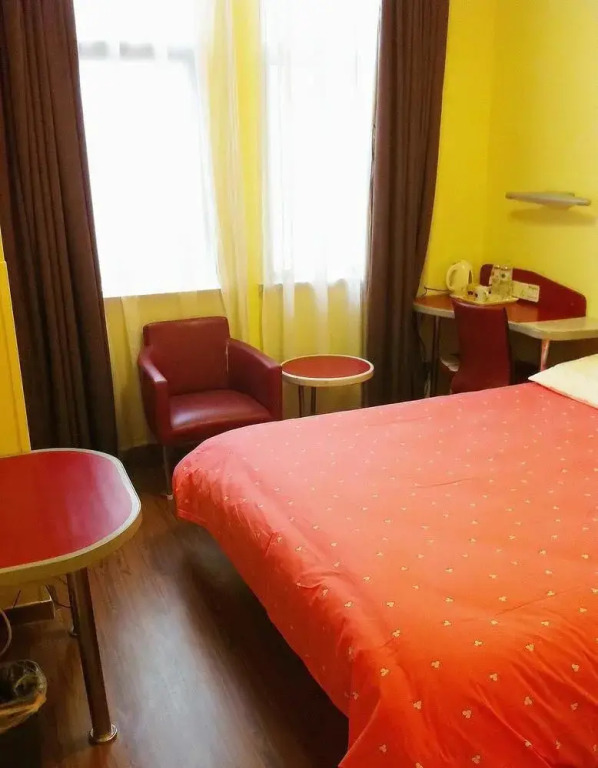 Home Inn (Shunde Midea Headquarters Beijiao Park Subway Station Branch)