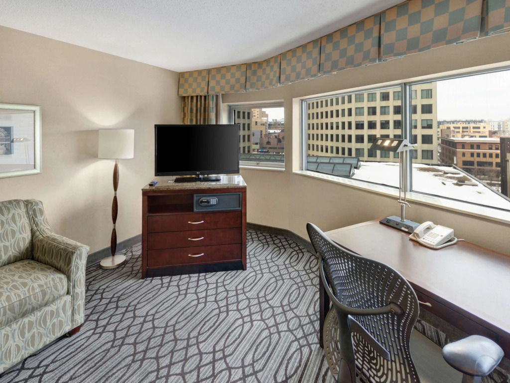 DoubleTree by Hilton St Paul Downtown