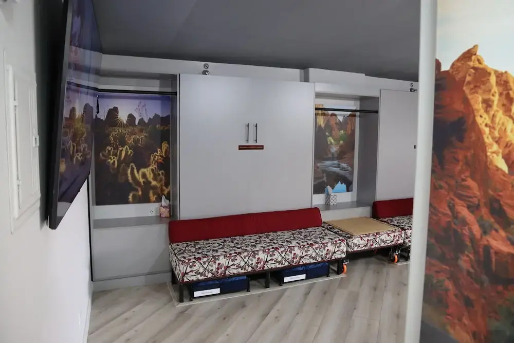 LVStripHouse Condos Sleeps up to 14