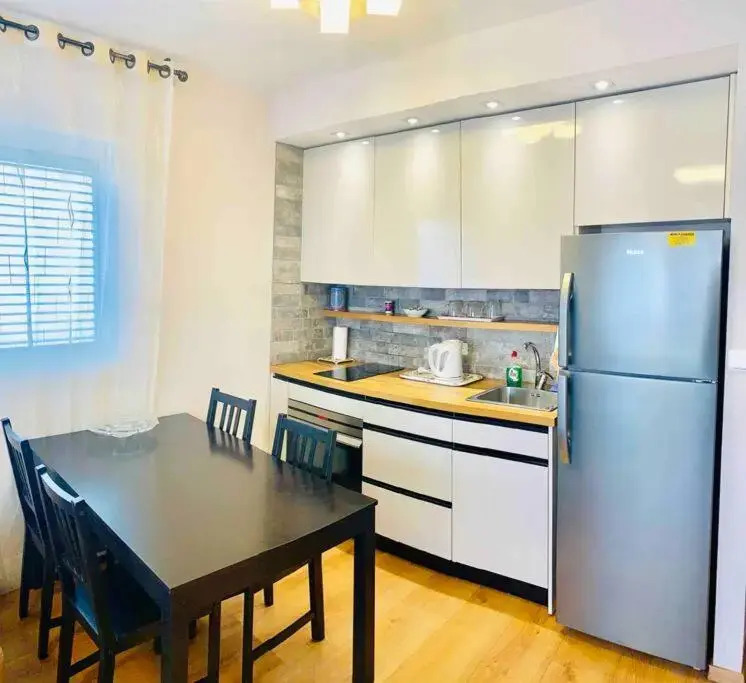 Royal Apartments , Blvd Nitza 8