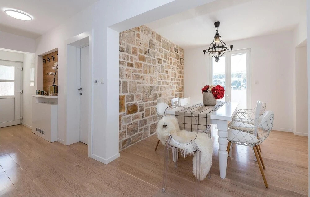 Nice Home in Milna With 4 Bedrooms, Sauna and Outdoor Swimming Pool