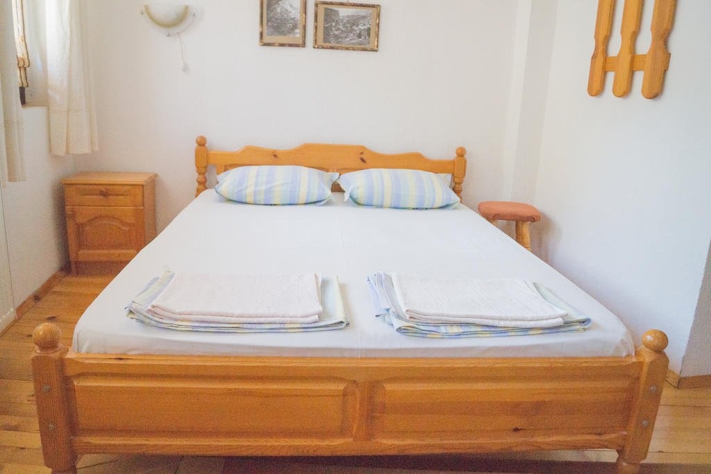 Tonis Guest House