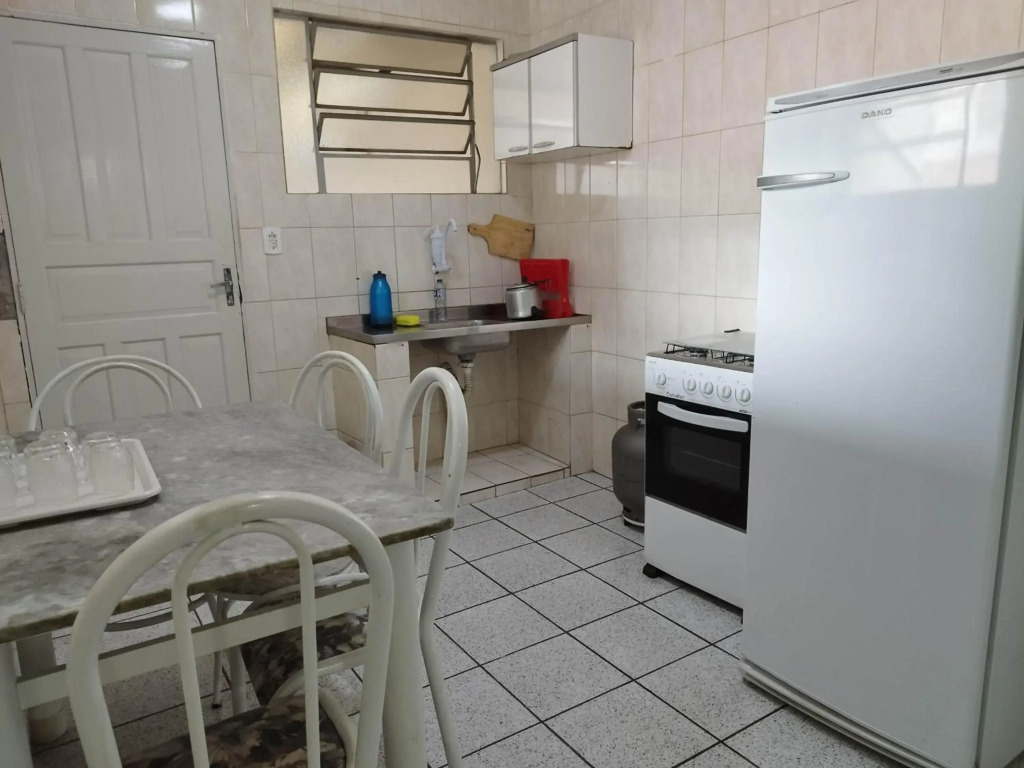 Apto 9 Ar Cond Fogão Geladeira TV etc Não divide com ninguém Centro Praia da Costa