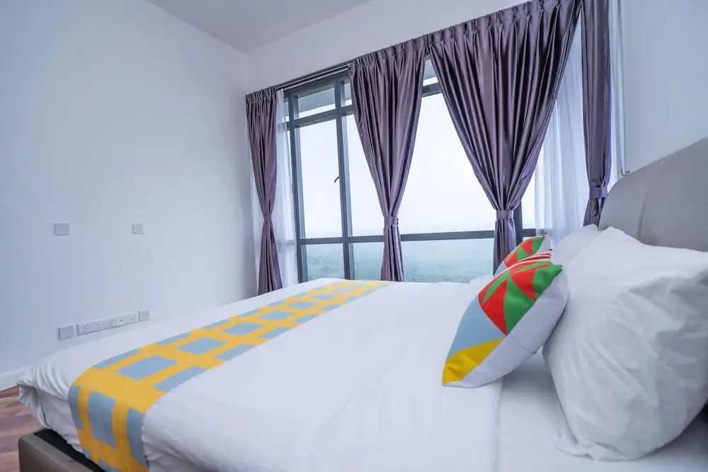 OYO Home 89725 Beautiful 3br Grand Medini