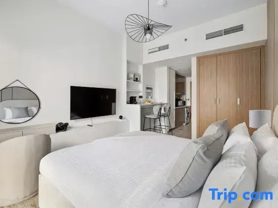 Chic Modern Studio in Meydan Azizi Riviera 26