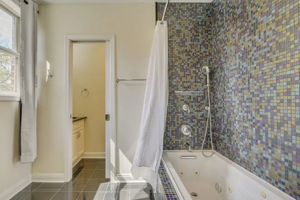 Steps to Lake & Beach! Multi-level Oakland Haven