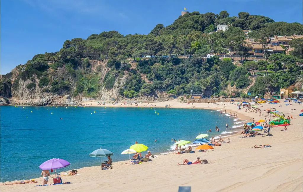 Awesome apartment in Lloret de Mar with 1 Bedrooms and WiFi