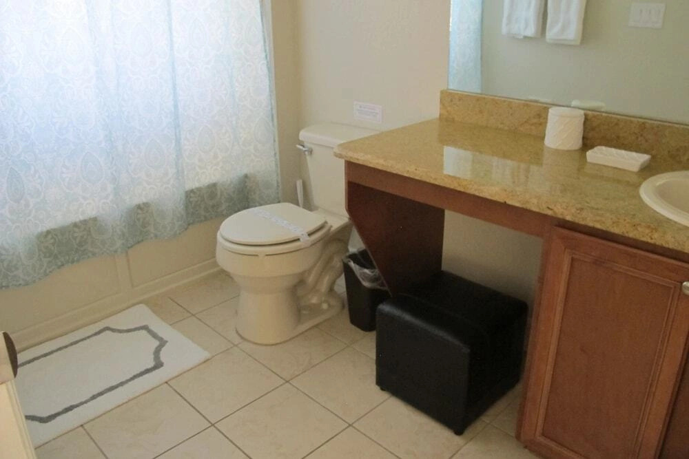 4 Br Townhome Sleeps 9