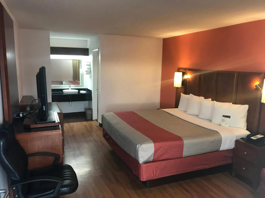 Motel 6-Van Buren, AR I- 40