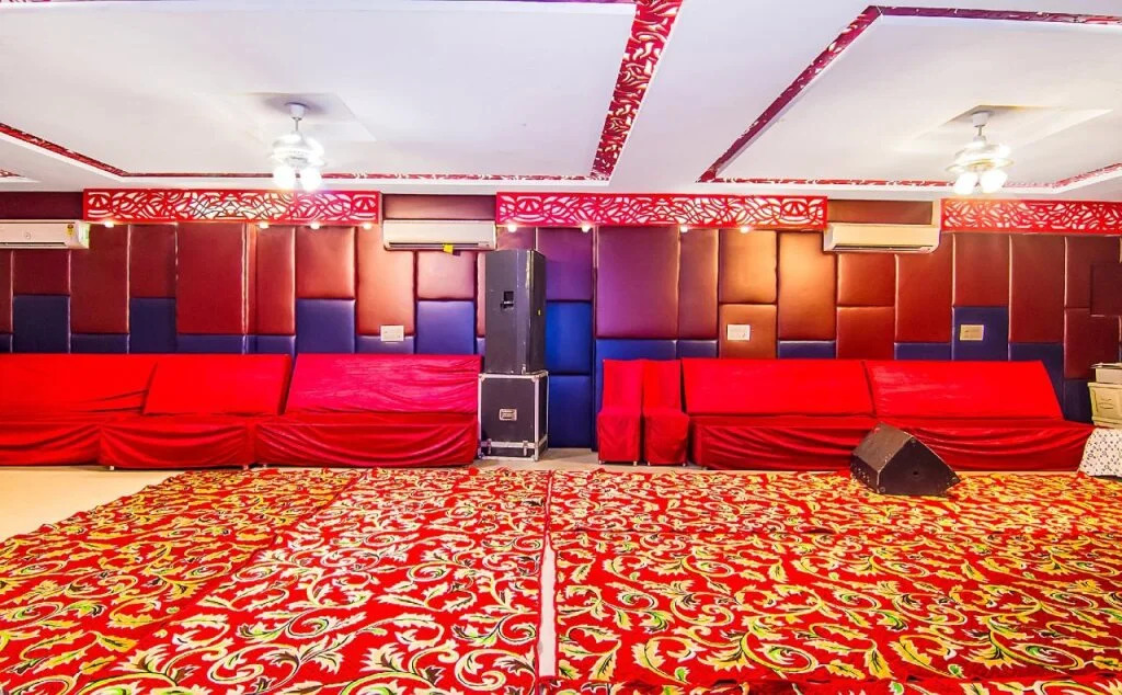 JK Hotel By OYO Rooms