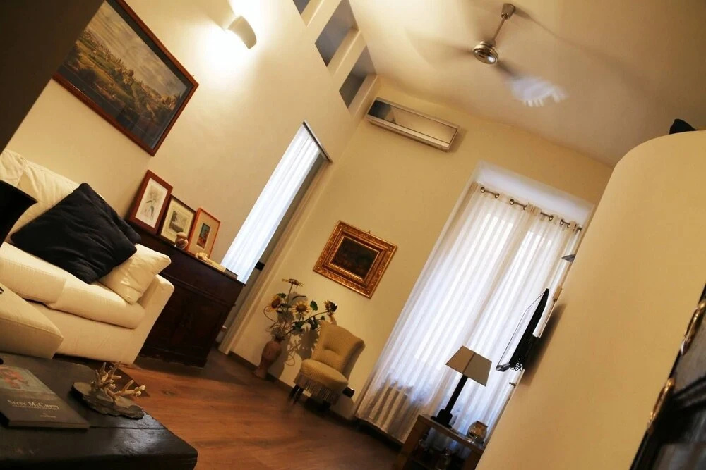 Apartament House 25
