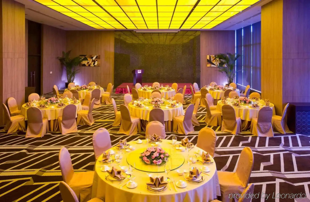 Mercure Suzhou Park Hotel and Suites