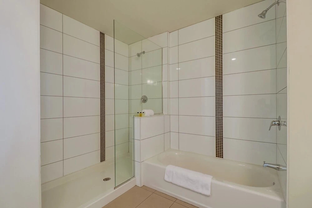Central Downtown 3BR Corporate Rentals