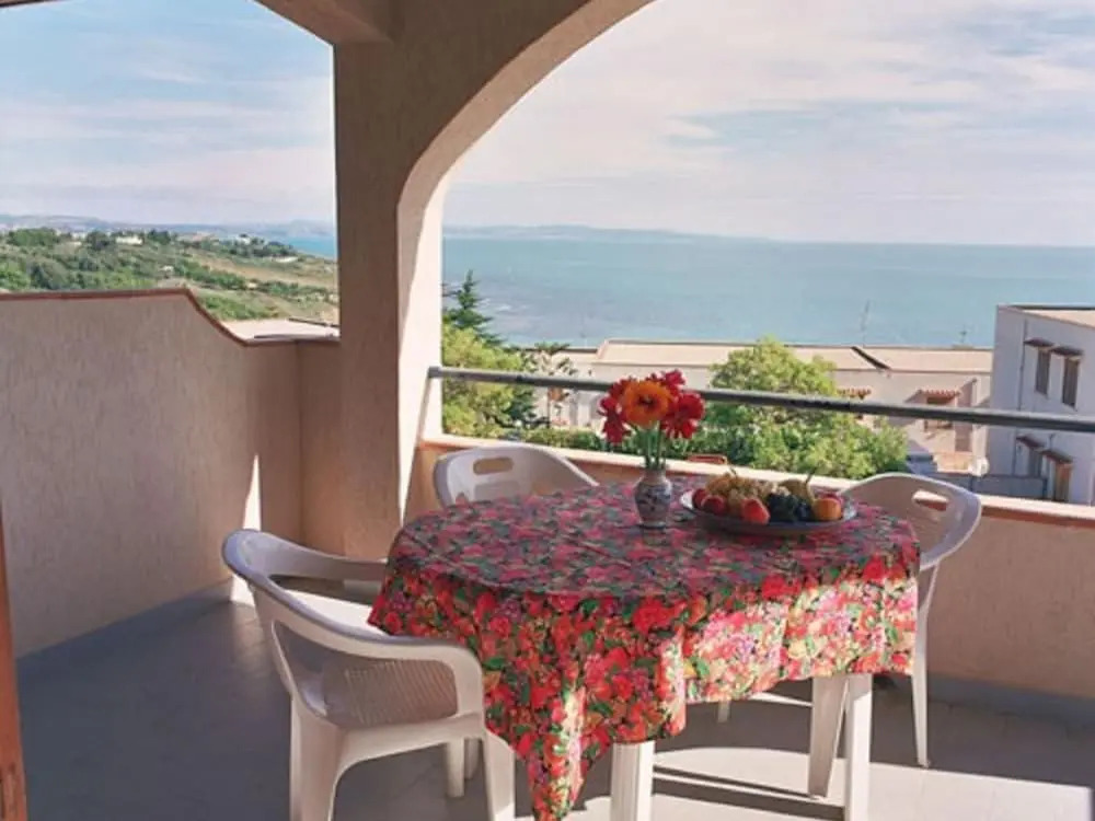 Attractive Holiday Home in Sciacca With Tennis Court & BBQ