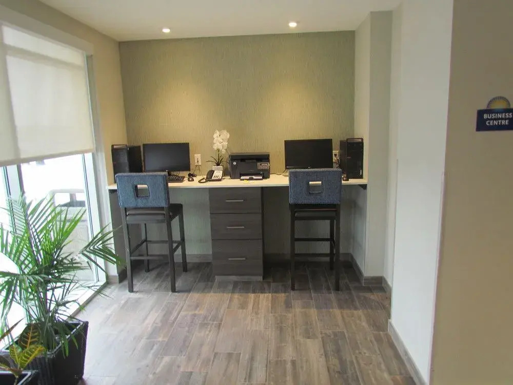 Airdrie Inn & Suites