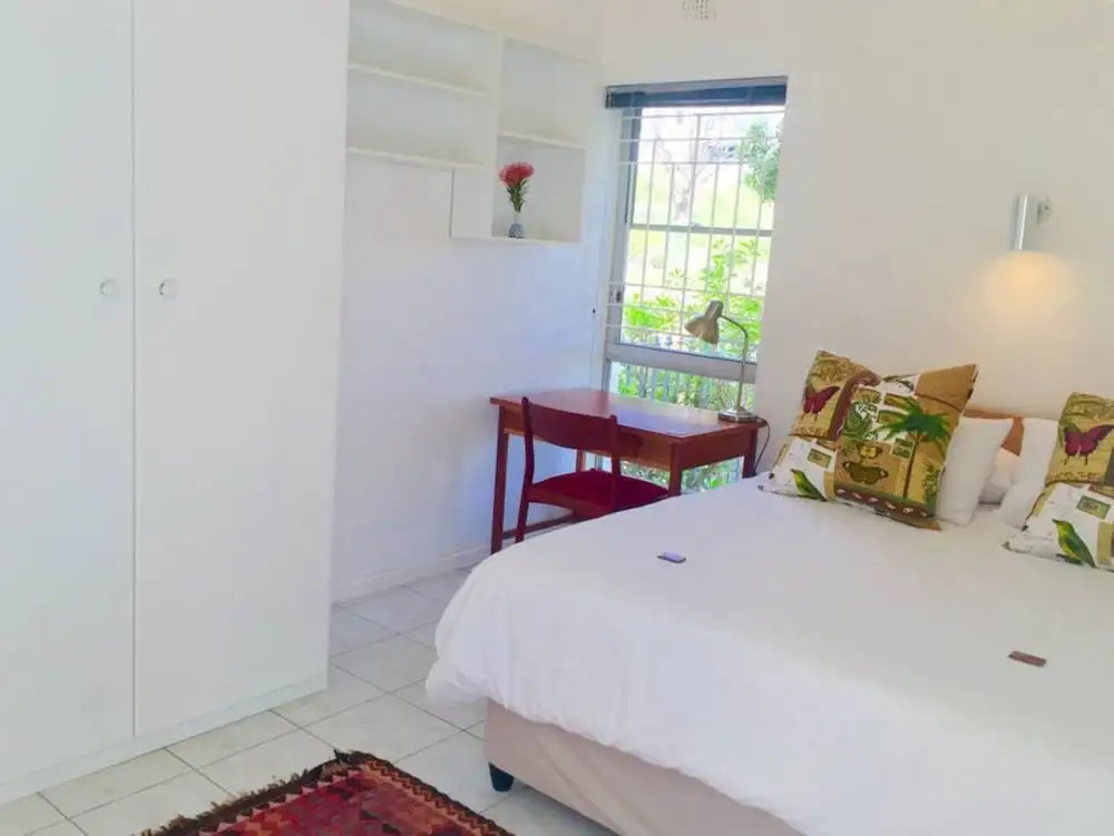 Peaceful Camps Bay 5 Bedroom Nature Villa