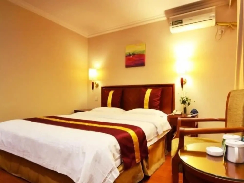GreenTree Inn Zhenjiang Center Street No.1 Peoples Hospital Express Hotel