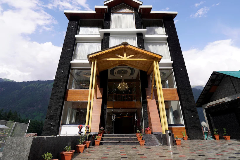 Abhilashi Residency & Spa - Centrally Heated & Air Cooled