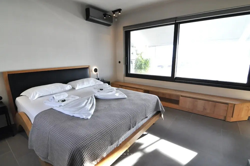 Nero Luxury Suites by Zennova