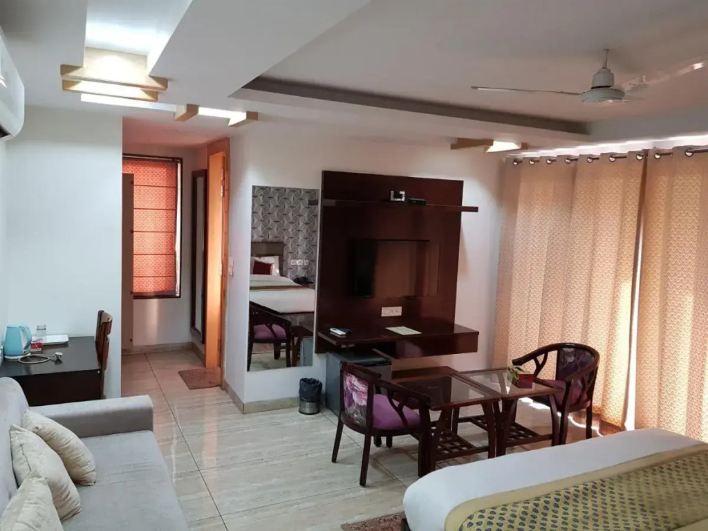 BlueNeck Sec 47 near Medanta -The Medicity' Gurugram