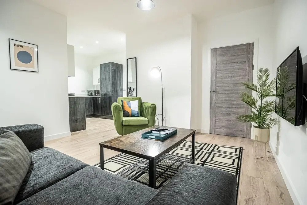 Luxe Apts PBoro Parking-Gym-Cinema
